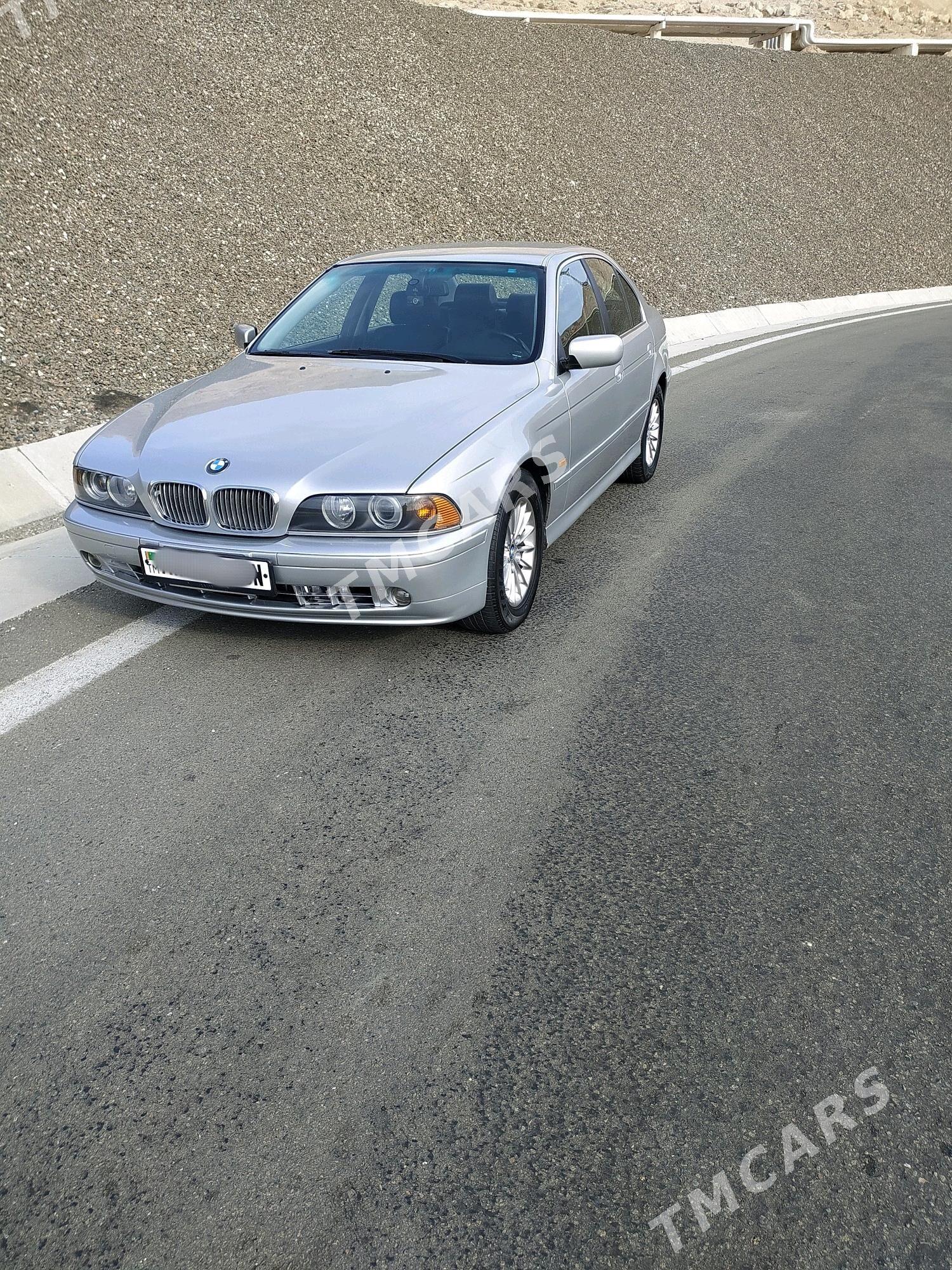 BMW E39 2002 - 110 000 TMT - Türkmenbaşy - img 3