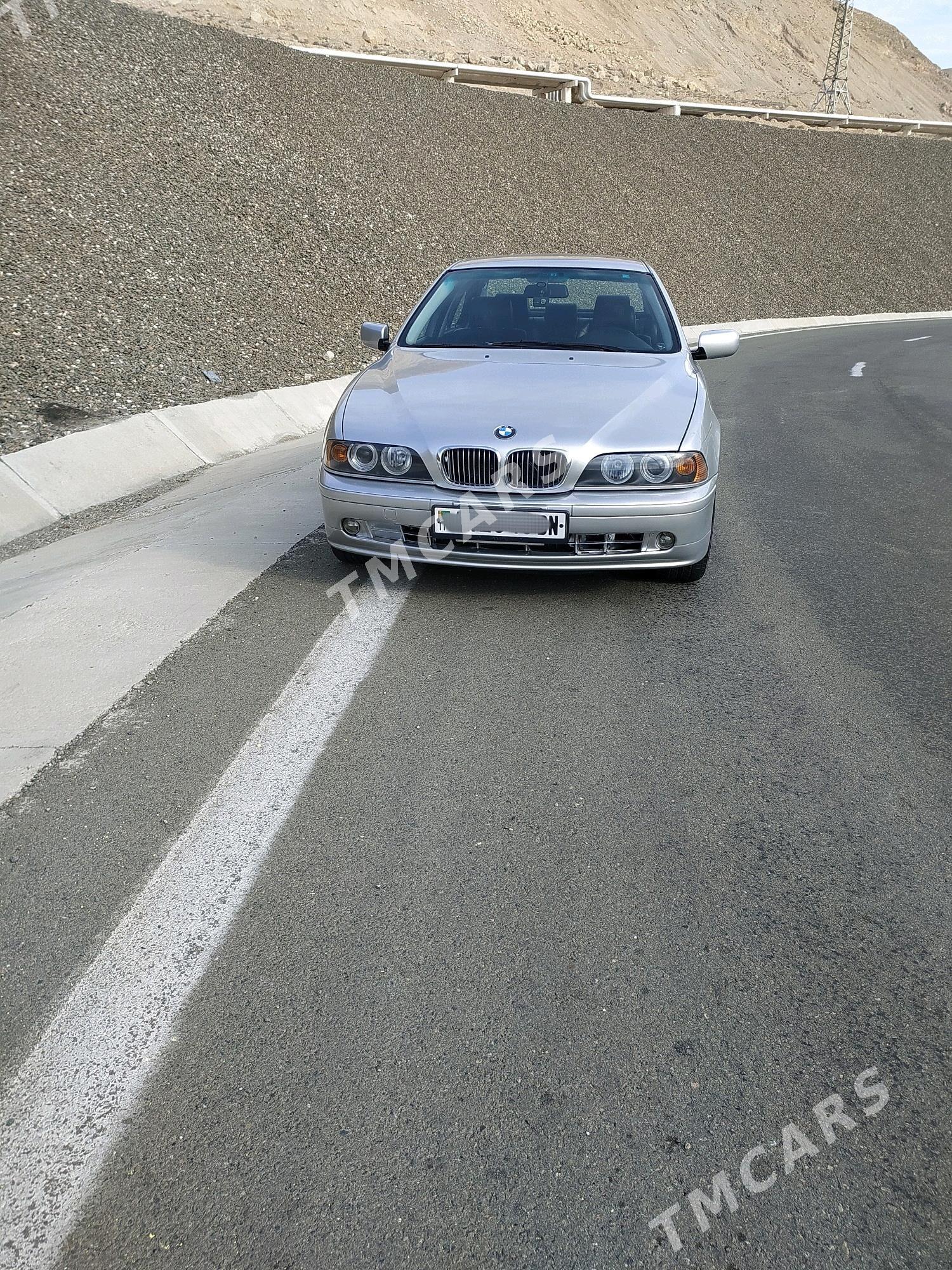 BMW E39 2002 - 110 000 TMT - Türkmenbaşy - img 5