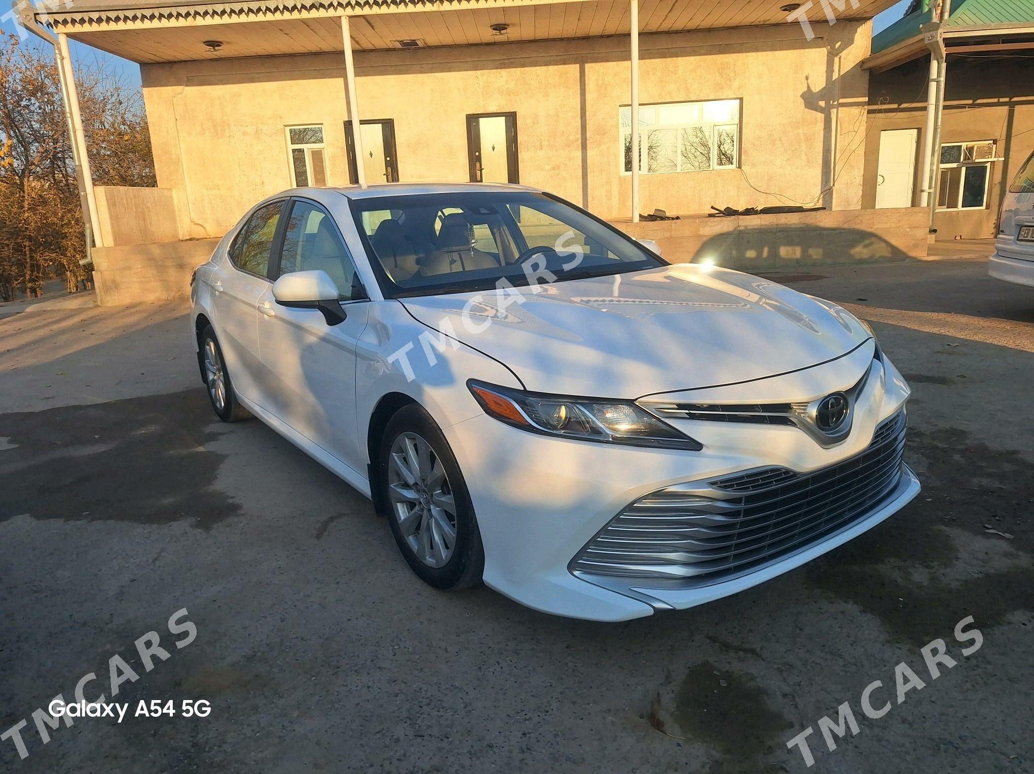 Toyota Camry 2019 - 300 000 TMT - Бабадайхан - img 3