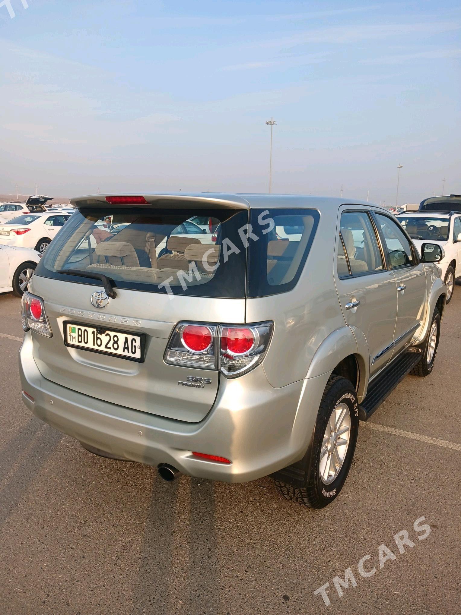 Toyota Fortuner 2011 - 265 000 TMT - Aşgabat - img 3