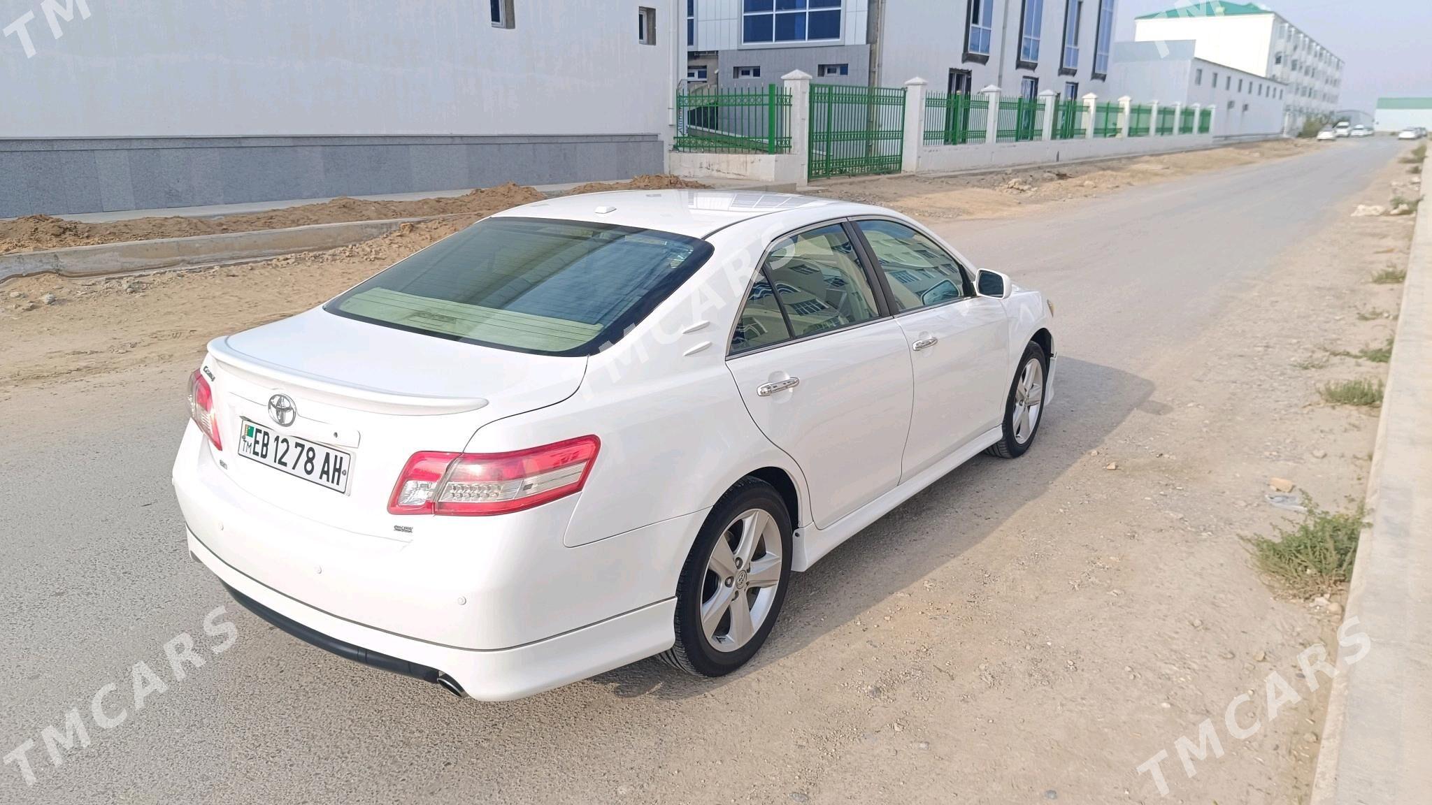 Toyota Camry 2011 - 175 000 TMT - Анев - img 2