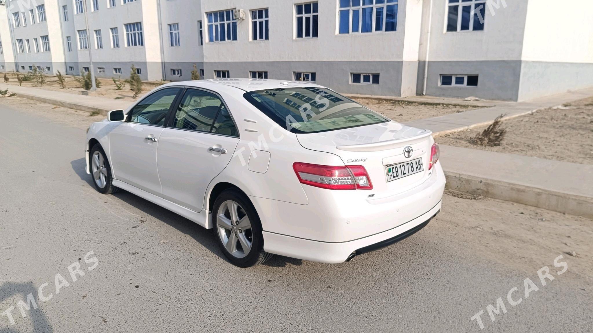 Toyota Camry 2011 - 175 000 TMT - Анев - img 3