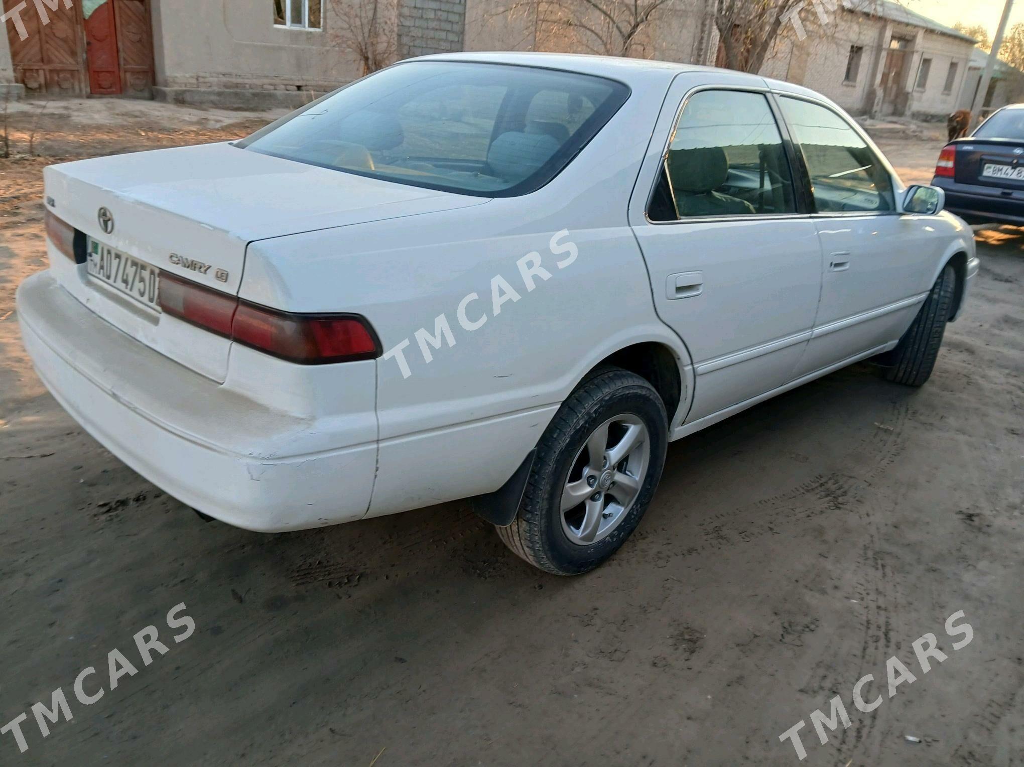 Toyota Camry 1998 - 100 000 TMT - Кёнеургенч - img 3