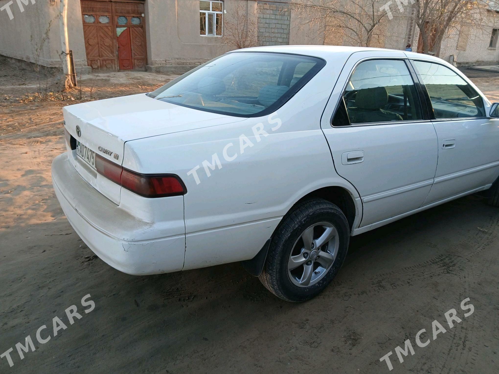 Toyota Camry 1998 - 100 000 TMT - Кёнеургенч - img 5