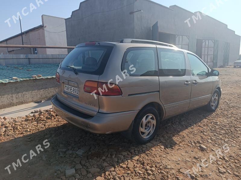 Toyota Sienna 1999 - 100 000 TMT - Гороглы (Тагта) - img 4