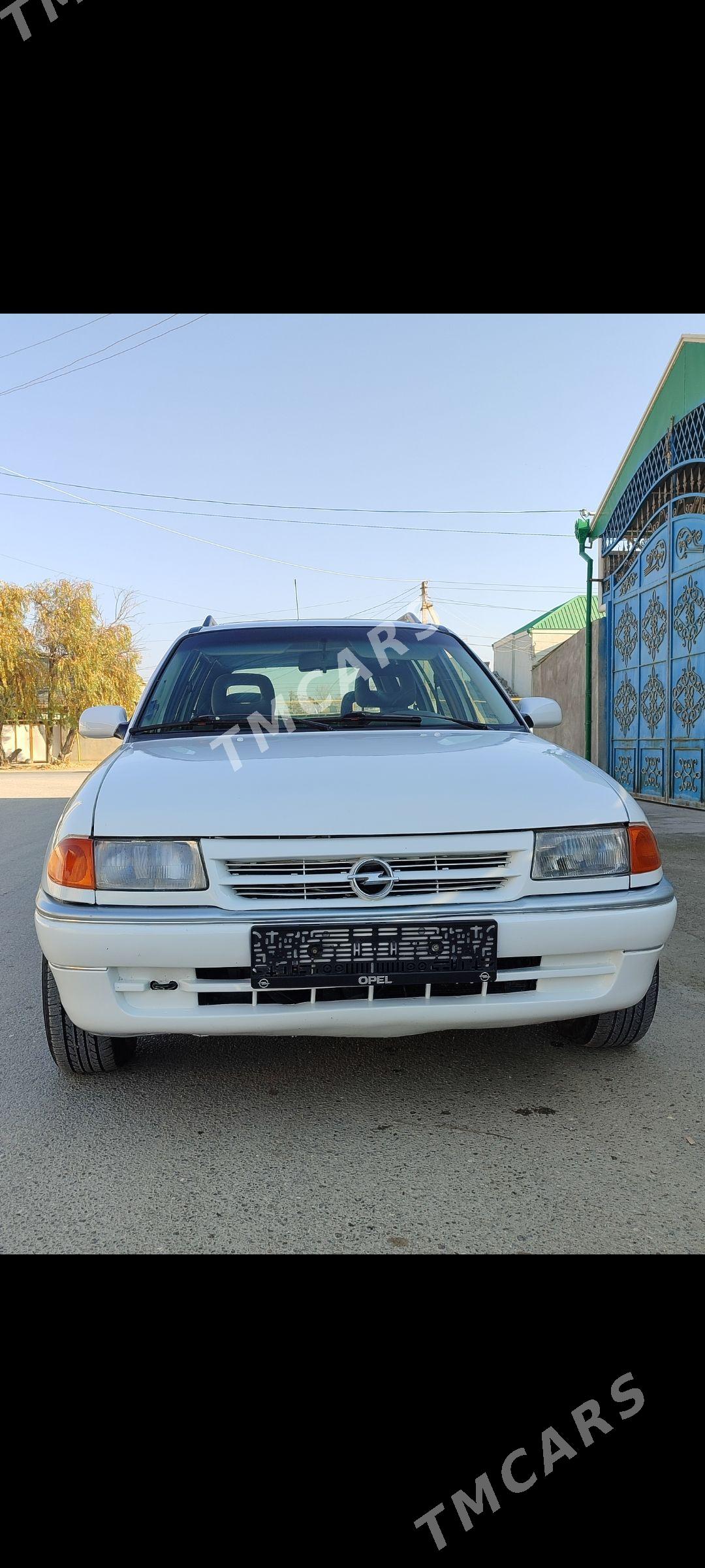 Opel Astra 1994 - 49 000 TMT - Бахарден - img 2