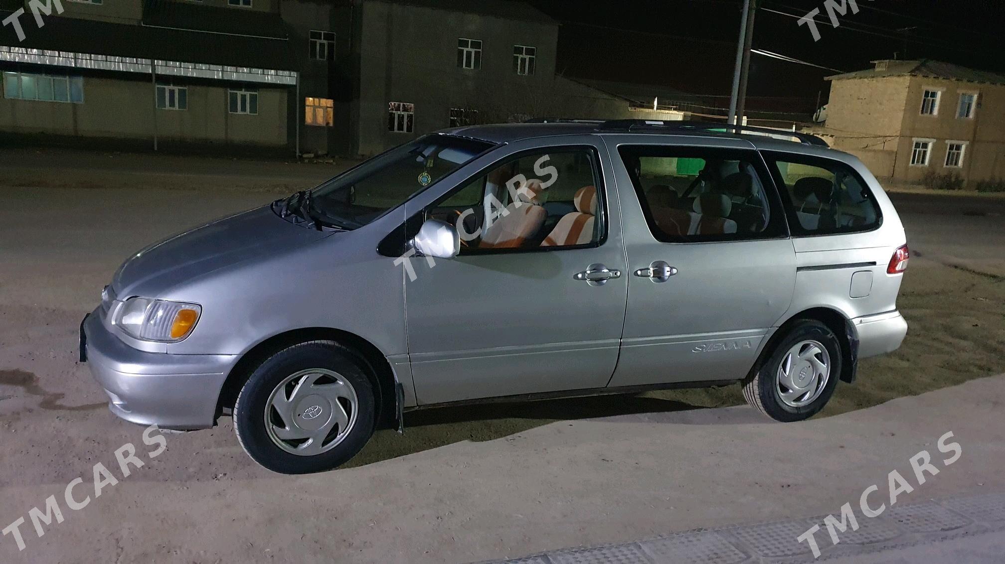 Toyota Sienna 2002 - 115 000 TMT - Köneürgenç - img 3