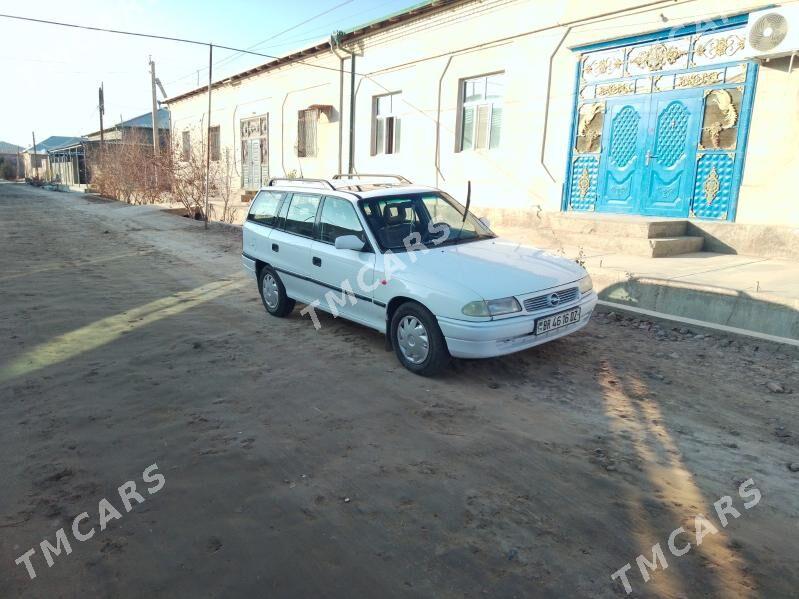 Opel Astra 1993 - 40 000 TMT - Гурбансолтан Едже - img 4