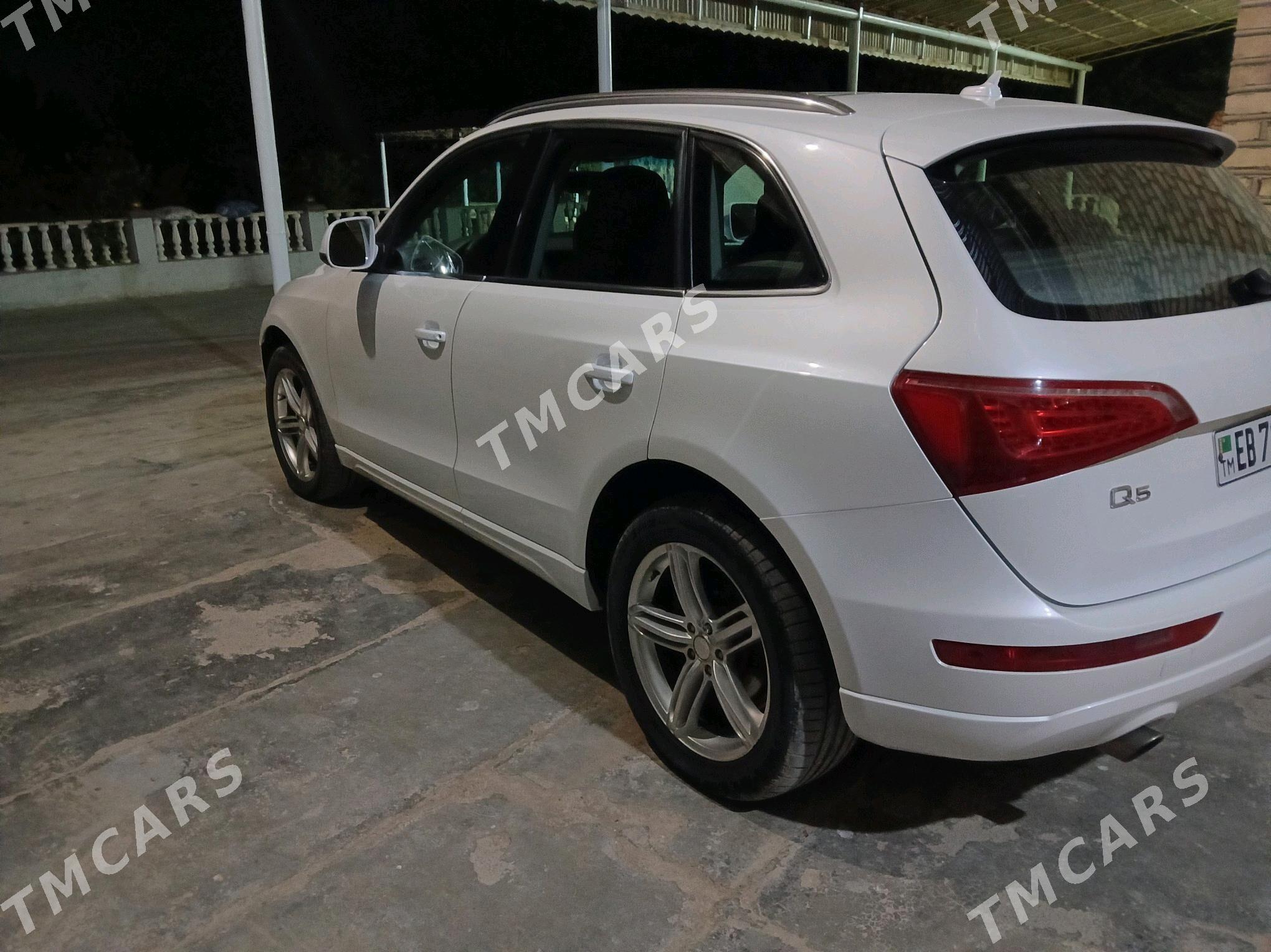 Audi Q5 2010 - 200 000 TMT - Туркменгала - img 9