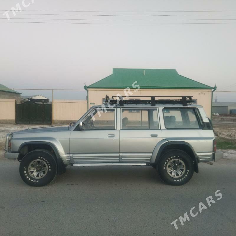 Nissan Patrol 1995 - 110 000 TMT - Байрамали - img 3