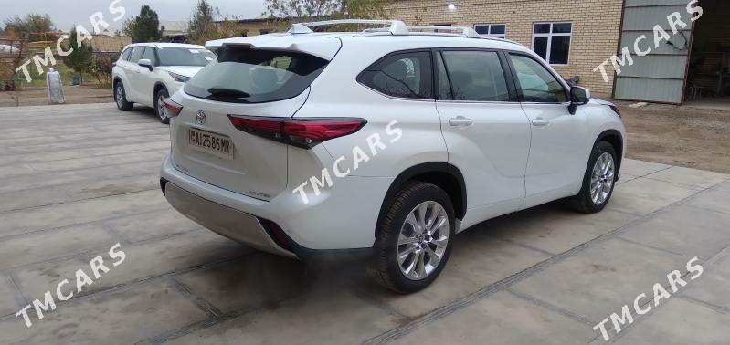 Toyota Highlander 2021 - 2 900 000 TMT - Мары - img 4