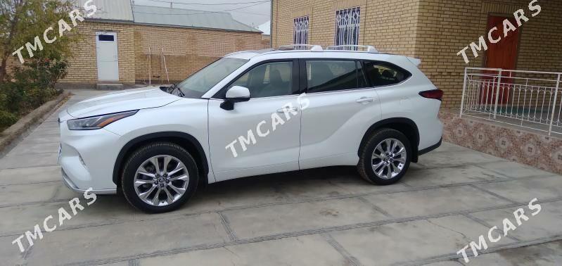 Toyota Highlander 2021 - 2 900 000 TMT - Мары - img 3