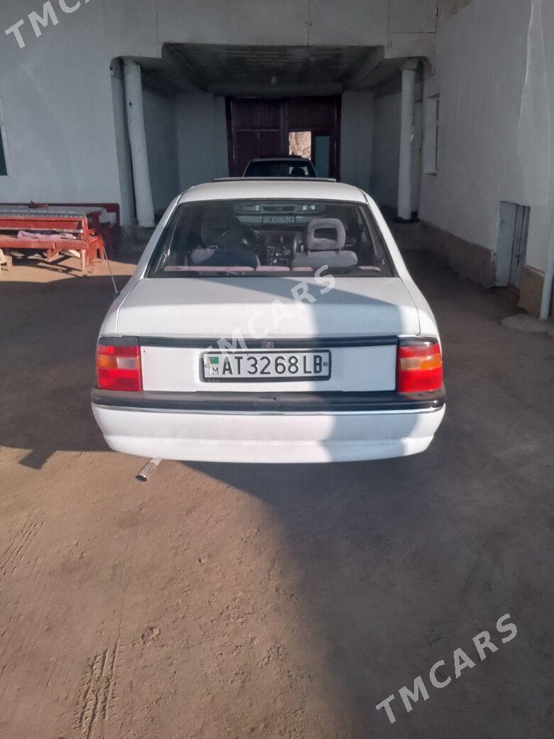 Opel Vectra 1990 - 30 000 TMT - Фарап - img 4