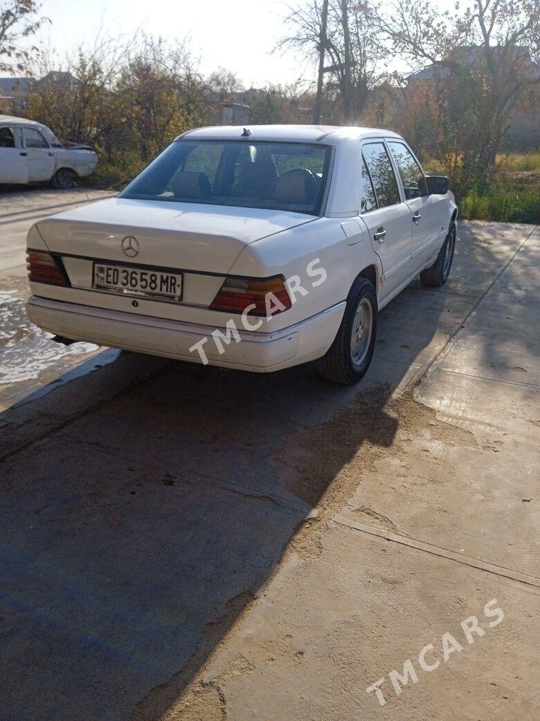 Mercedes-Benz 300-Class 1990 - 19 000 TMT - Мары - img 3