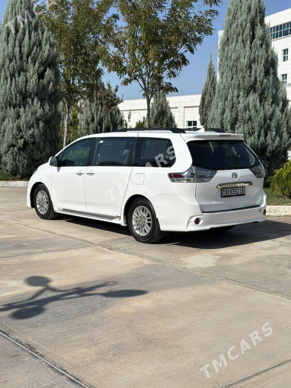 Toyota Sienna 2019 - 455 000 TMT - Туркменабат - img 4