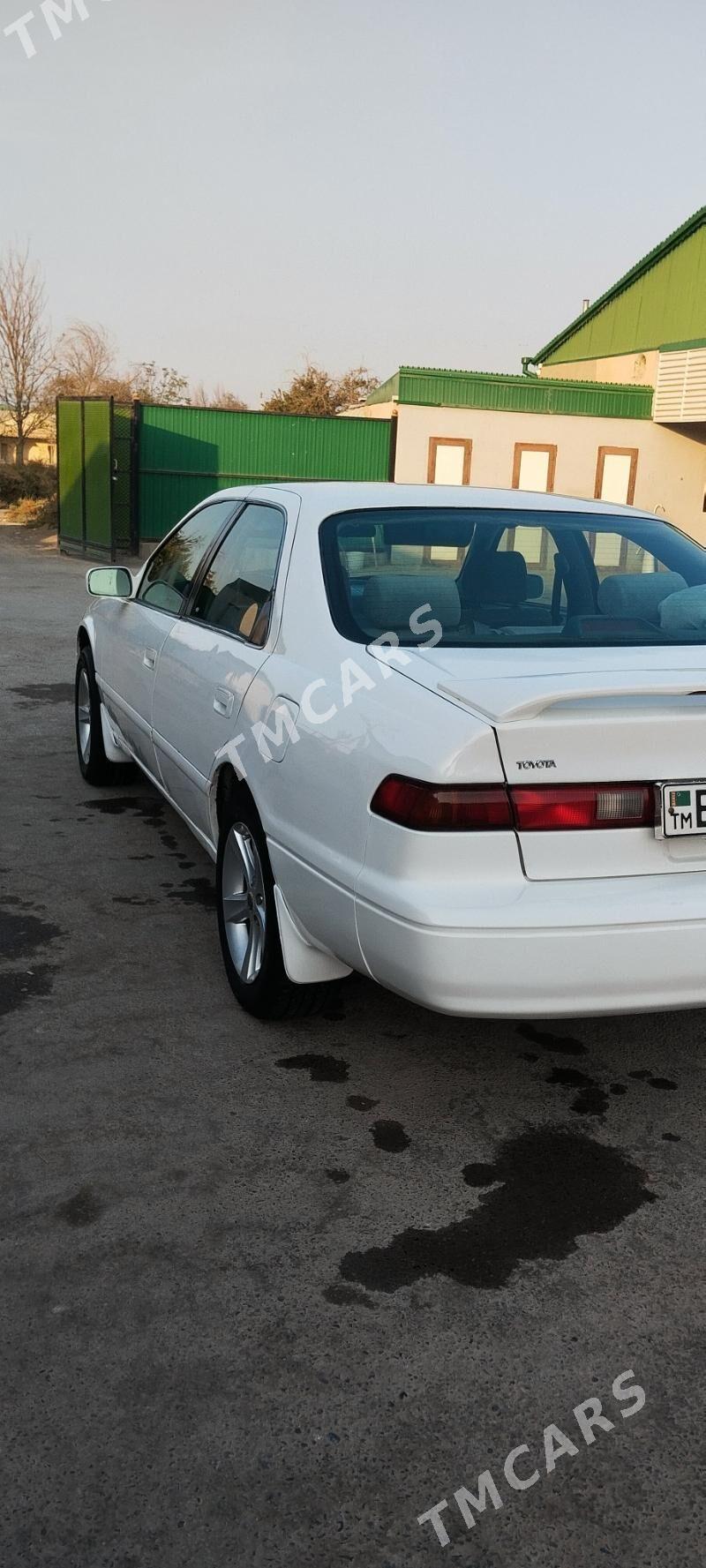 Toyota Camry 1998 - 125 000 TMT - Мургап - img 2