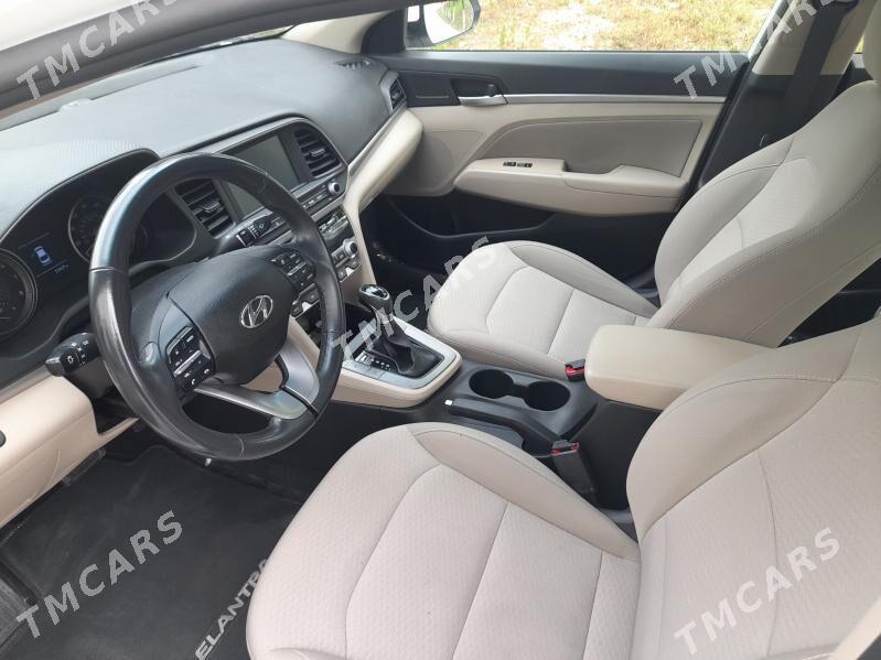 Hyundai Elantra 2019 - 225 000 TMT - Parahat 8 - img 7