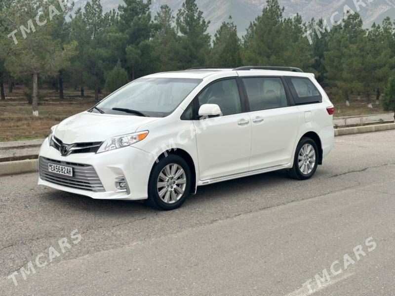 Toyota Sienna 2017 - 360 000 TMT - Бахарден - img 5