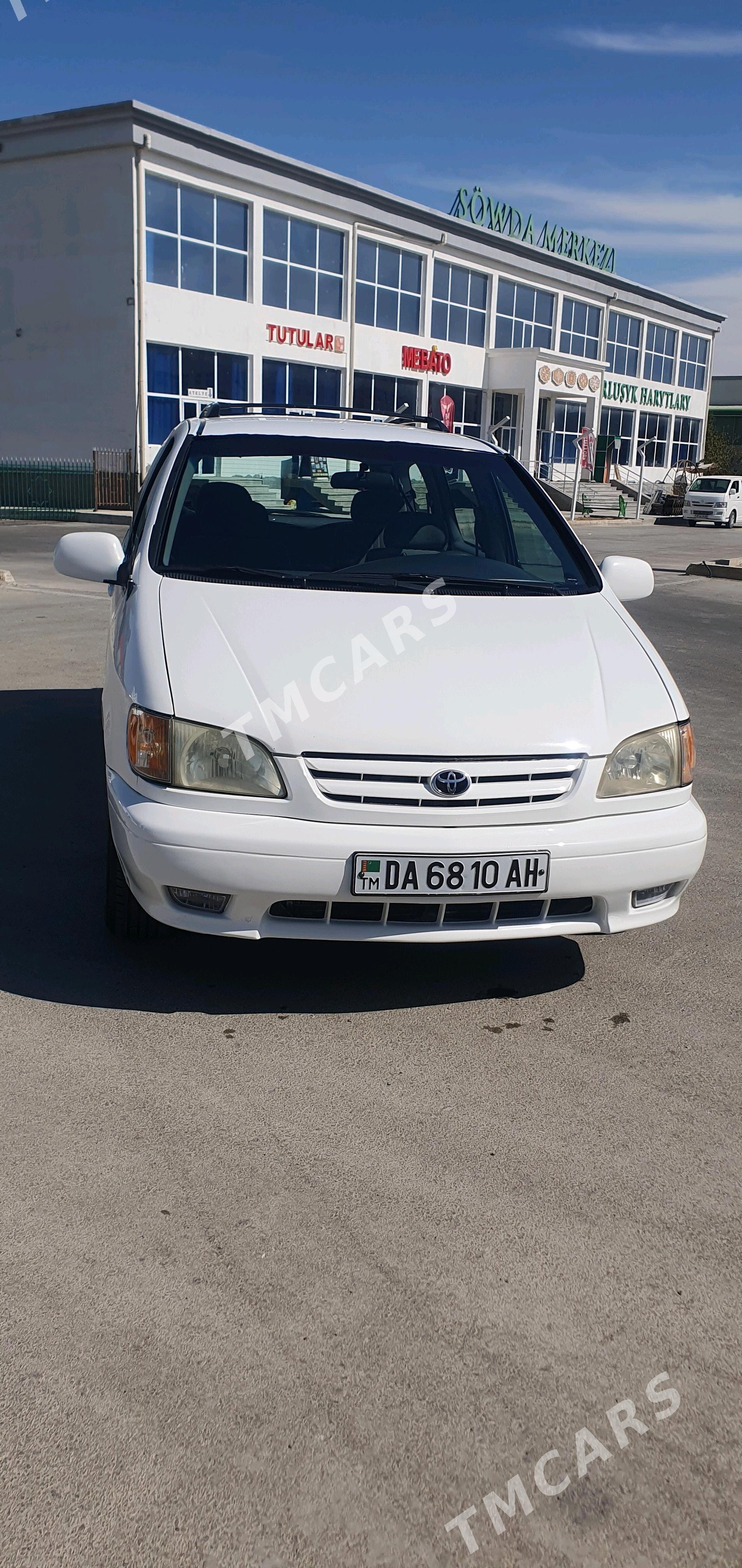 Toyota Sienna 2002 - 135 000 TMT - Теджен - img 4