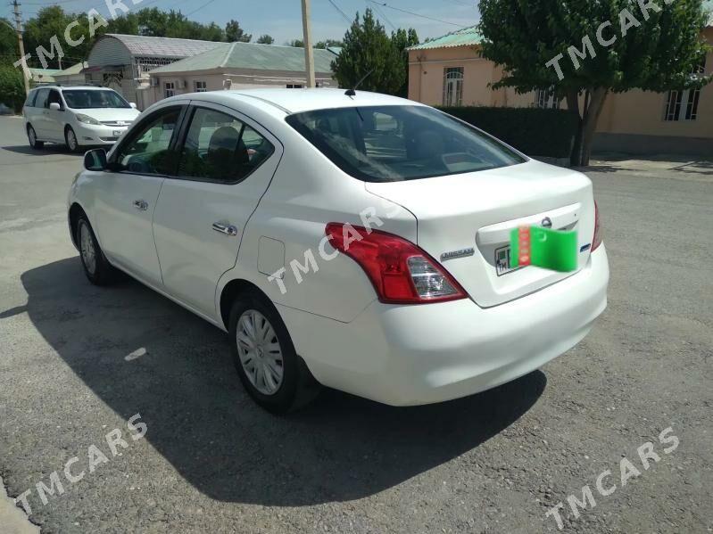 Nissan Versa 2011 - 75 000 TMT - Балканабат - img 3