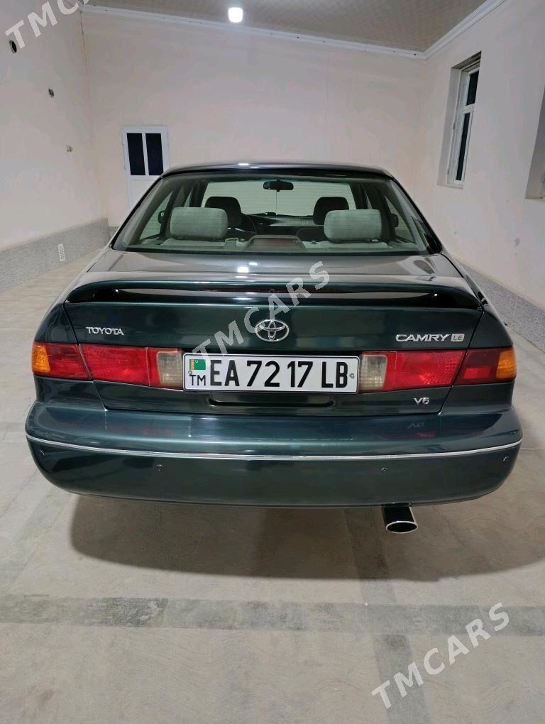 Toyota Camry 1999 - 128 000 TMT - Halaç - img 6