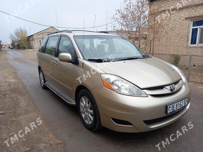 Toyota Sienna 2005 - 180 000 TMT - Daşoguz - img 2