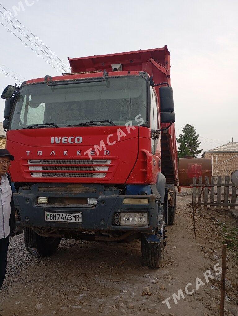 Iveco Trakker 2009 - 700 000 TMT - Мургап - img 2