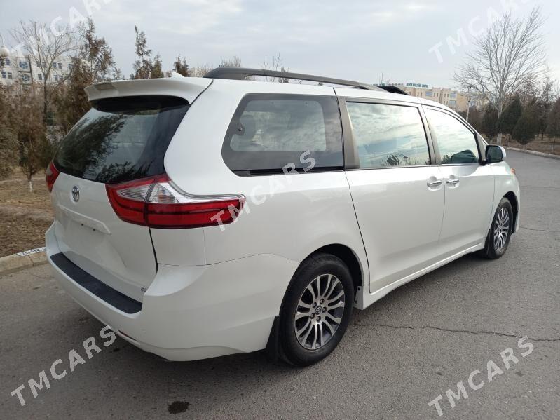 Toyota Sienna 2018 - 410 000 TMT - Daşoguz - img 4