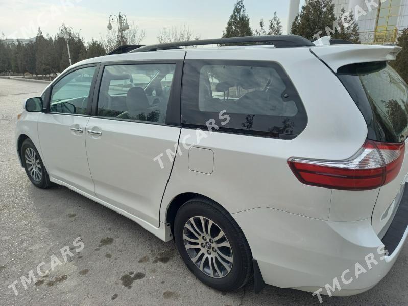 Toyota Sienna 2018 - 410 000 TMT - Daşoguz - img 5