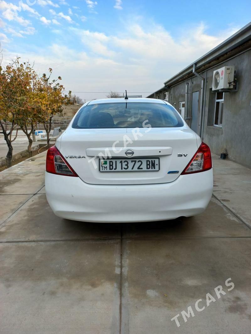 Nissan Versa 2012 - 110 000 TMT - Гызыларбат - img 4