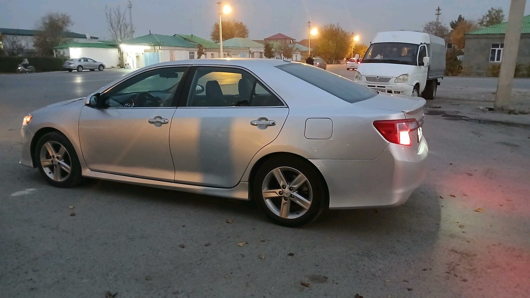 Toyota Camry 2013 - 190 000 TMT - Бузмеин - img 4