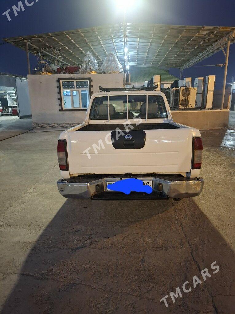 Nissan Navara 2004 - 110 000 TMT - Aşgabat - img 3