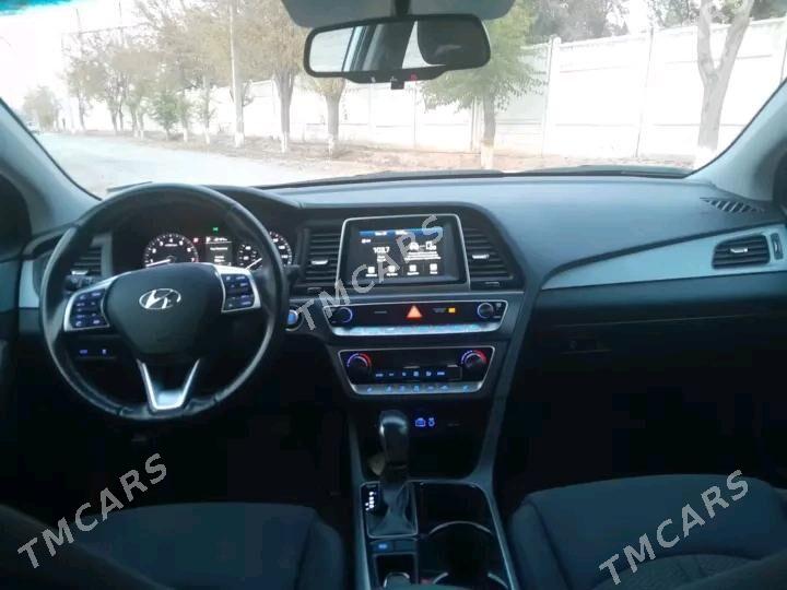 Hyundai Sonata 2019 - 245 000 TMT - Байрамали - img 4