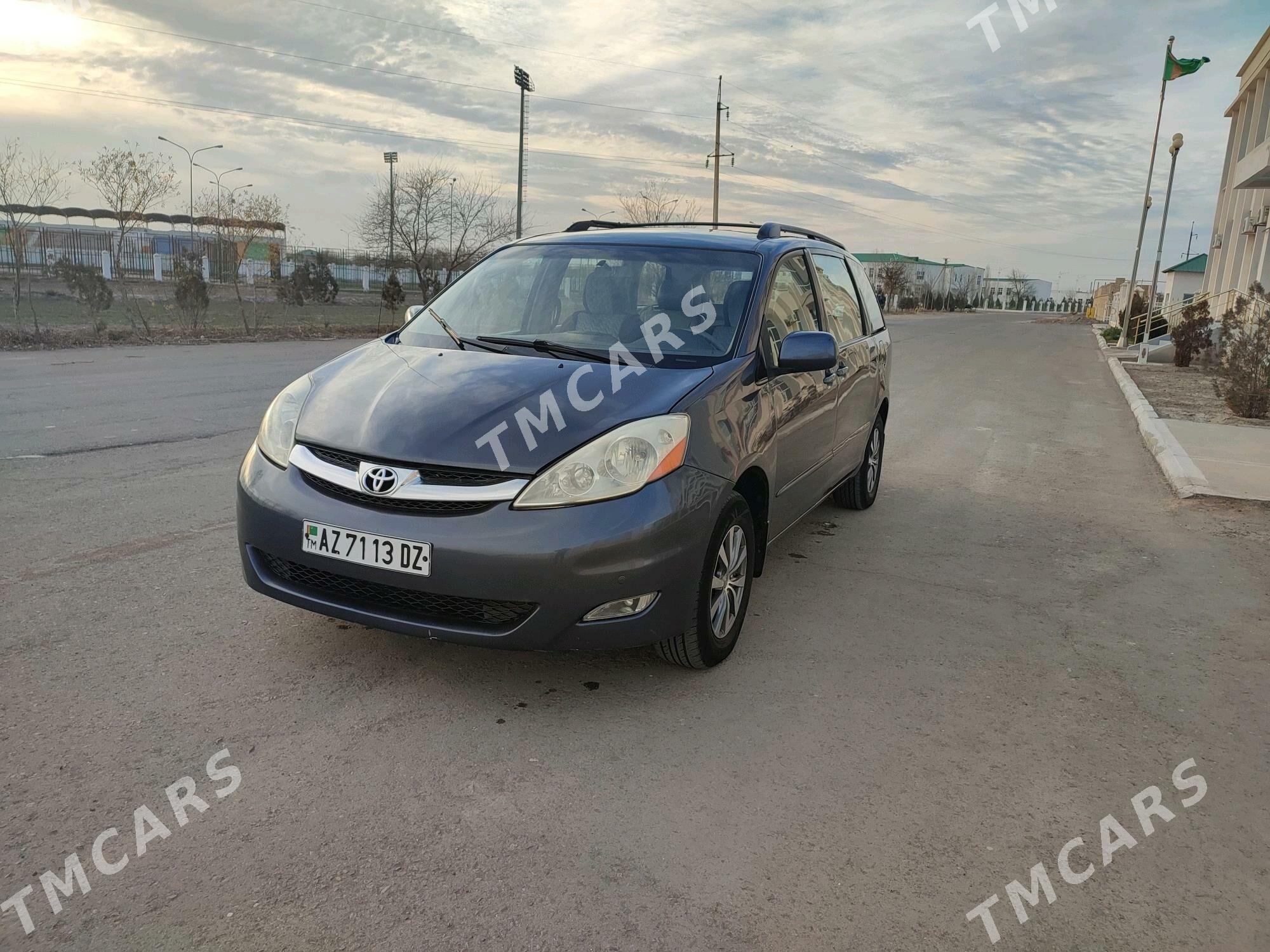 Toyota Sienna 2006 - 190 000 TMT - Губадаг - img 4