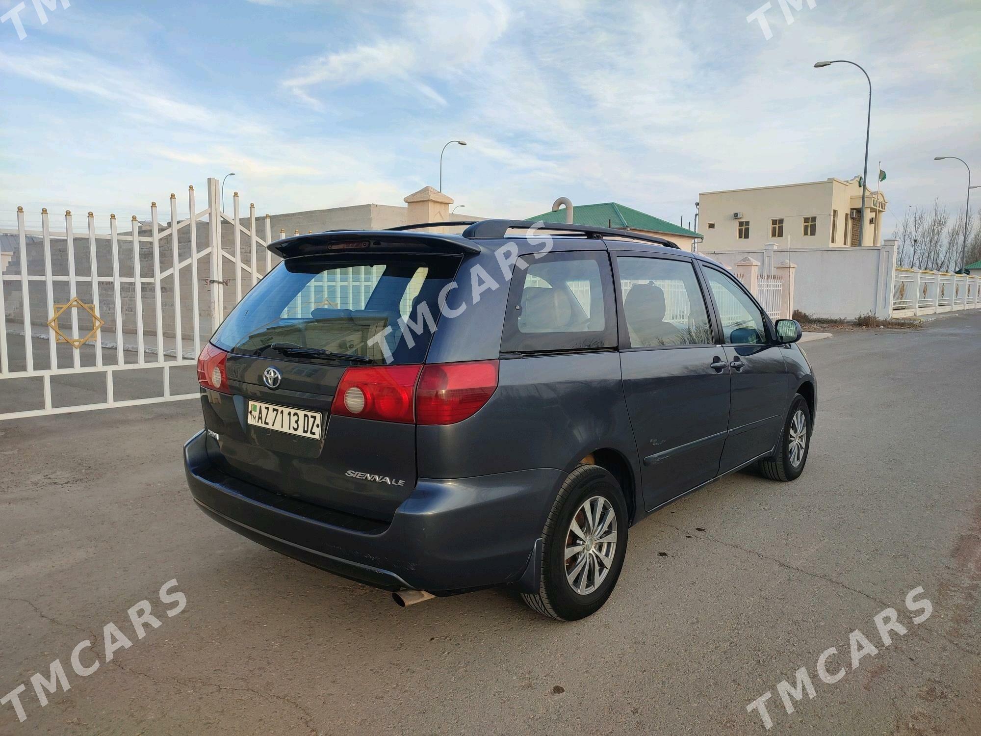 Toyota Sienna 2006 - 190 000 TMT - Губадаг - img 5