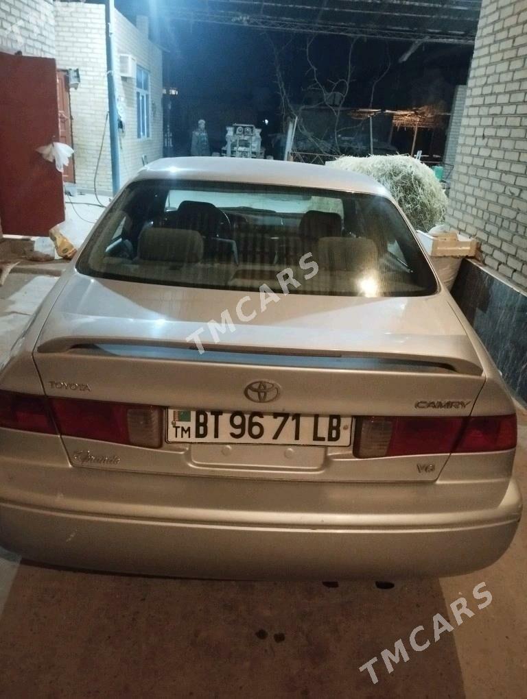 Toyota Camry 2000 - 115 000 TMT - Çärjew - img 3