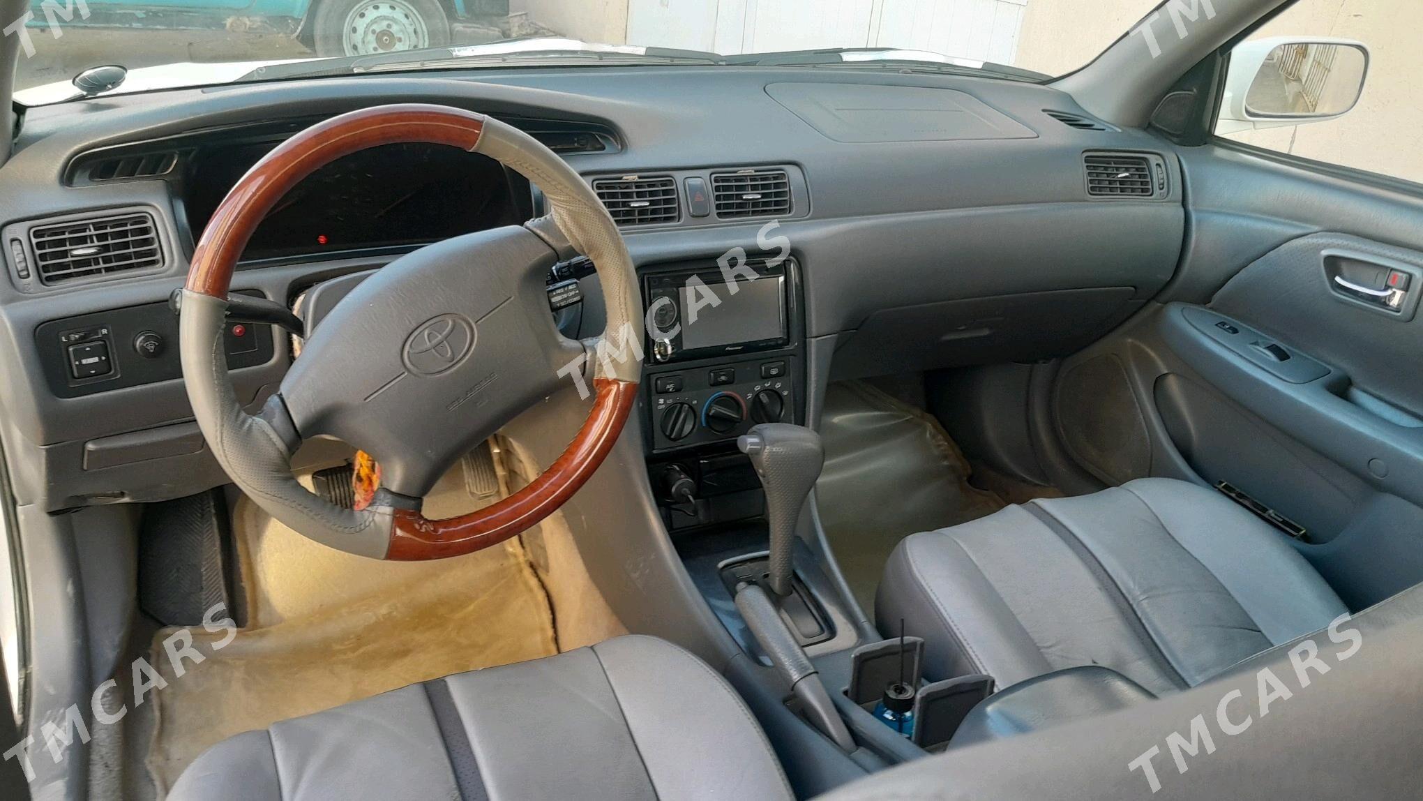 Toyota Camry 2001 - 150 000 TMT - Акдепе - img 6