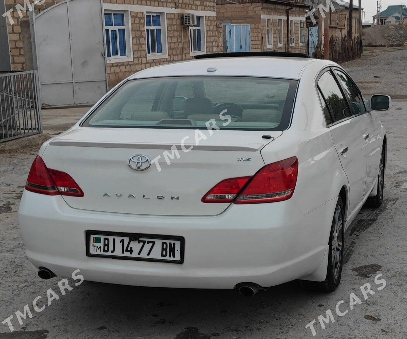 Toyota Avalon 2005 - 149 000 TMT - Gyzylarbat - img 2