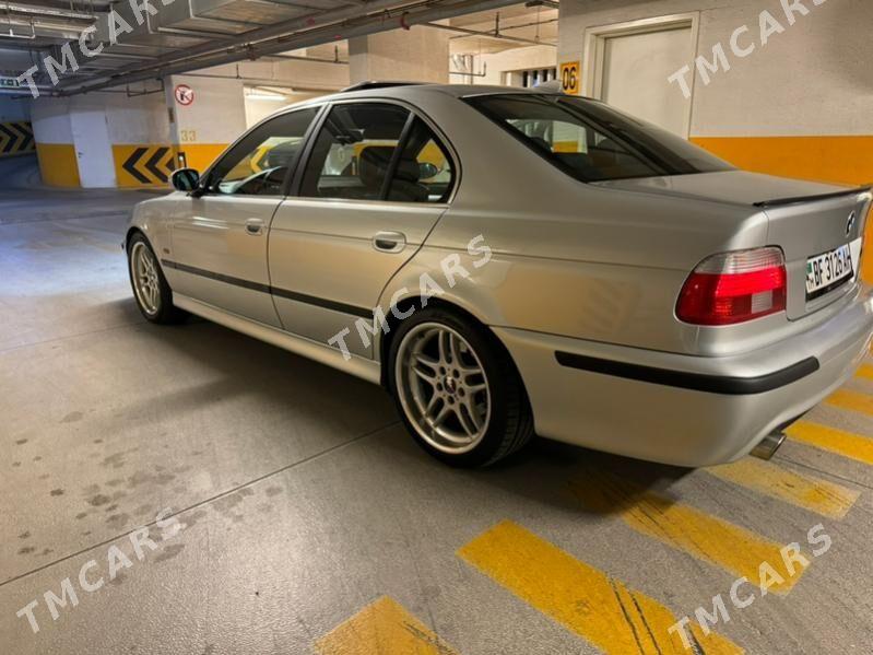 BMW E39 2000 - 135 000 TMT - Aşgabat - img 2