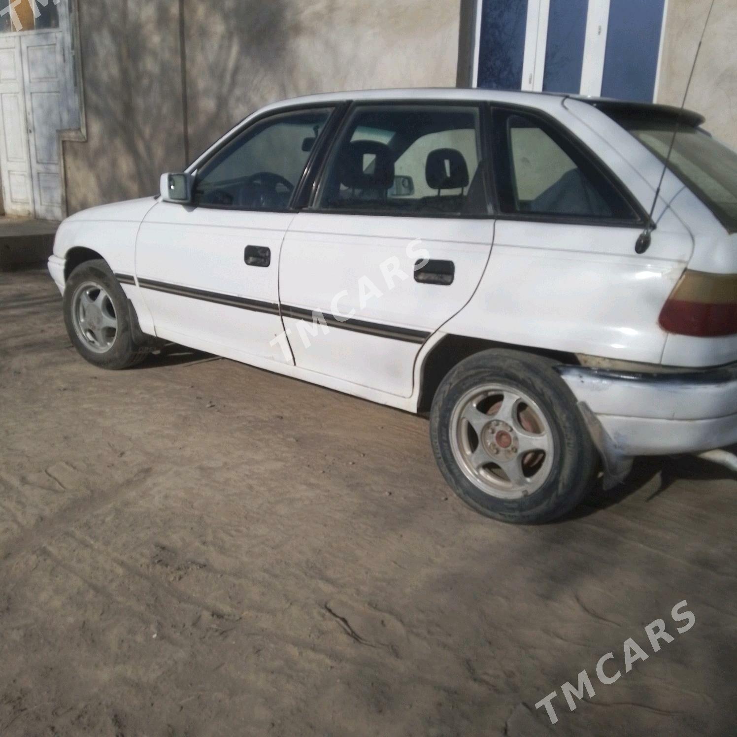 Opel Astra 1992 - 25 000 TMT - Gurbansoltan Eje - img 3