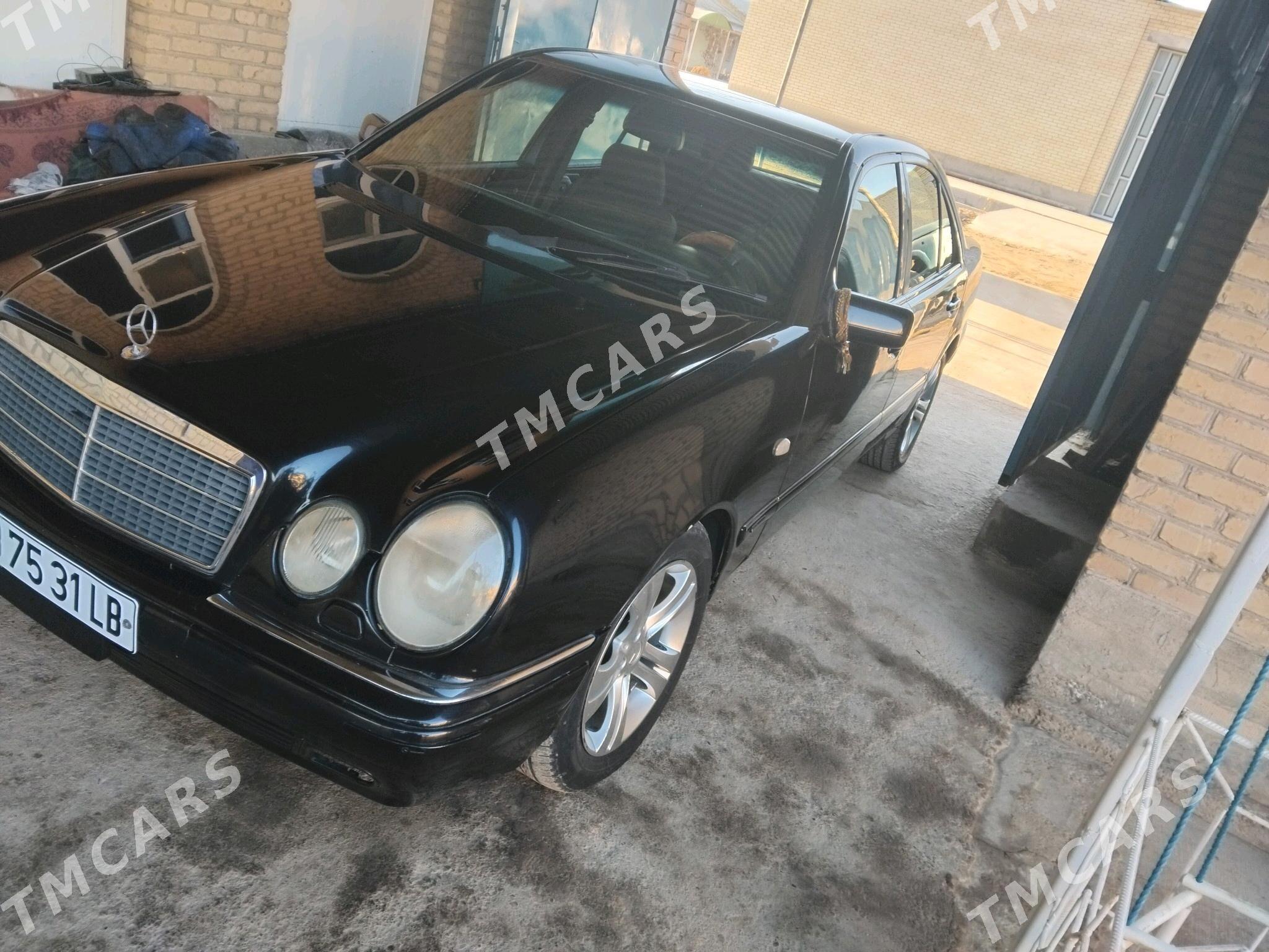 Mercedes-Benz C320 1997 - 50 000 TMT - Саят - img 4