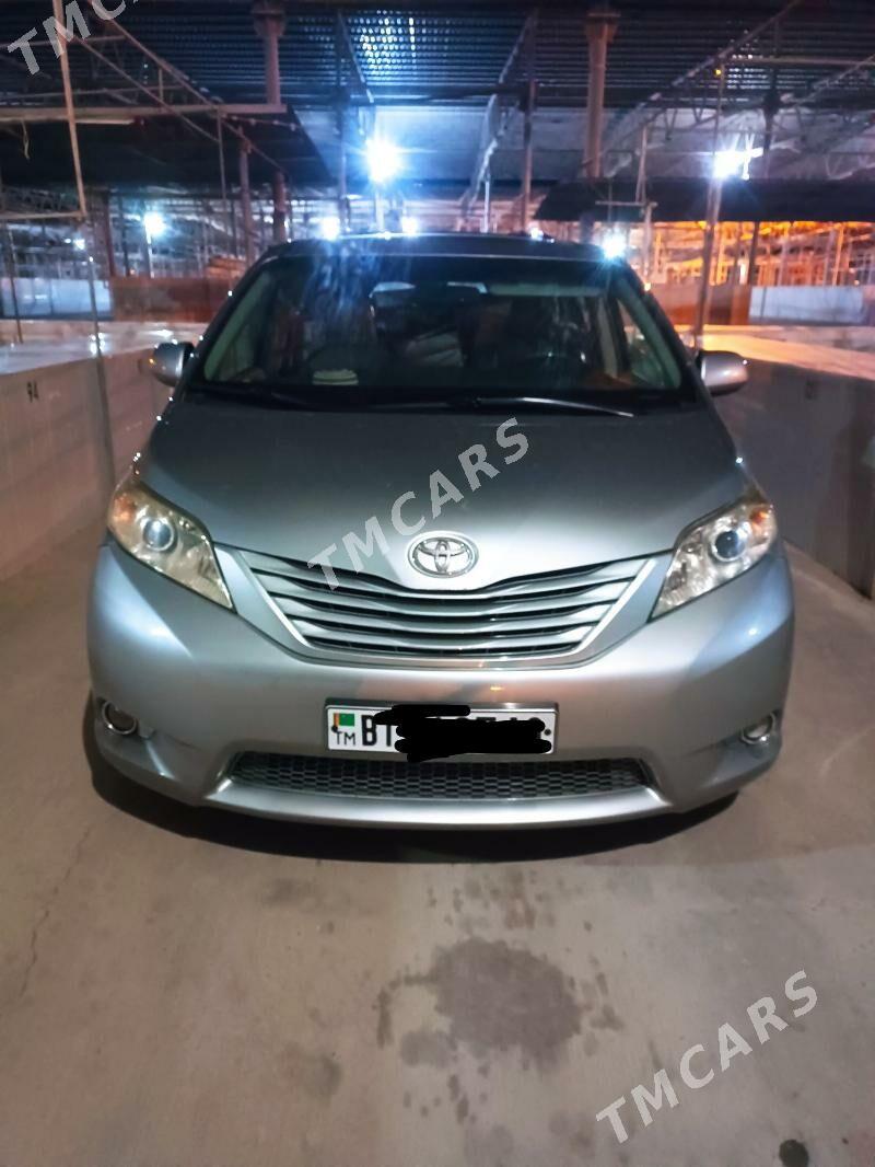 Toyota Sienna 2011 - 265 000 TMT - Aşgabat - img 2