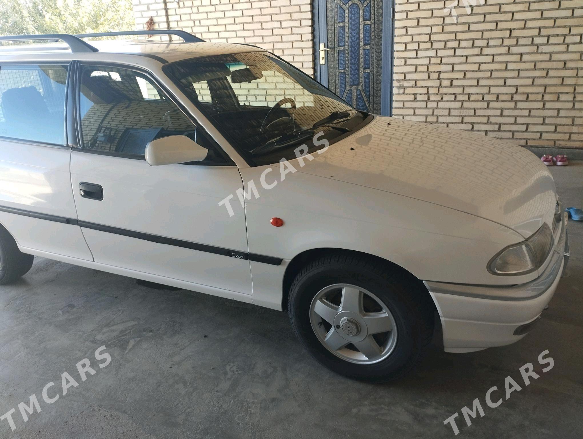 Opel Astra 1996 - 60 000 TMT - Бахарден - img 6