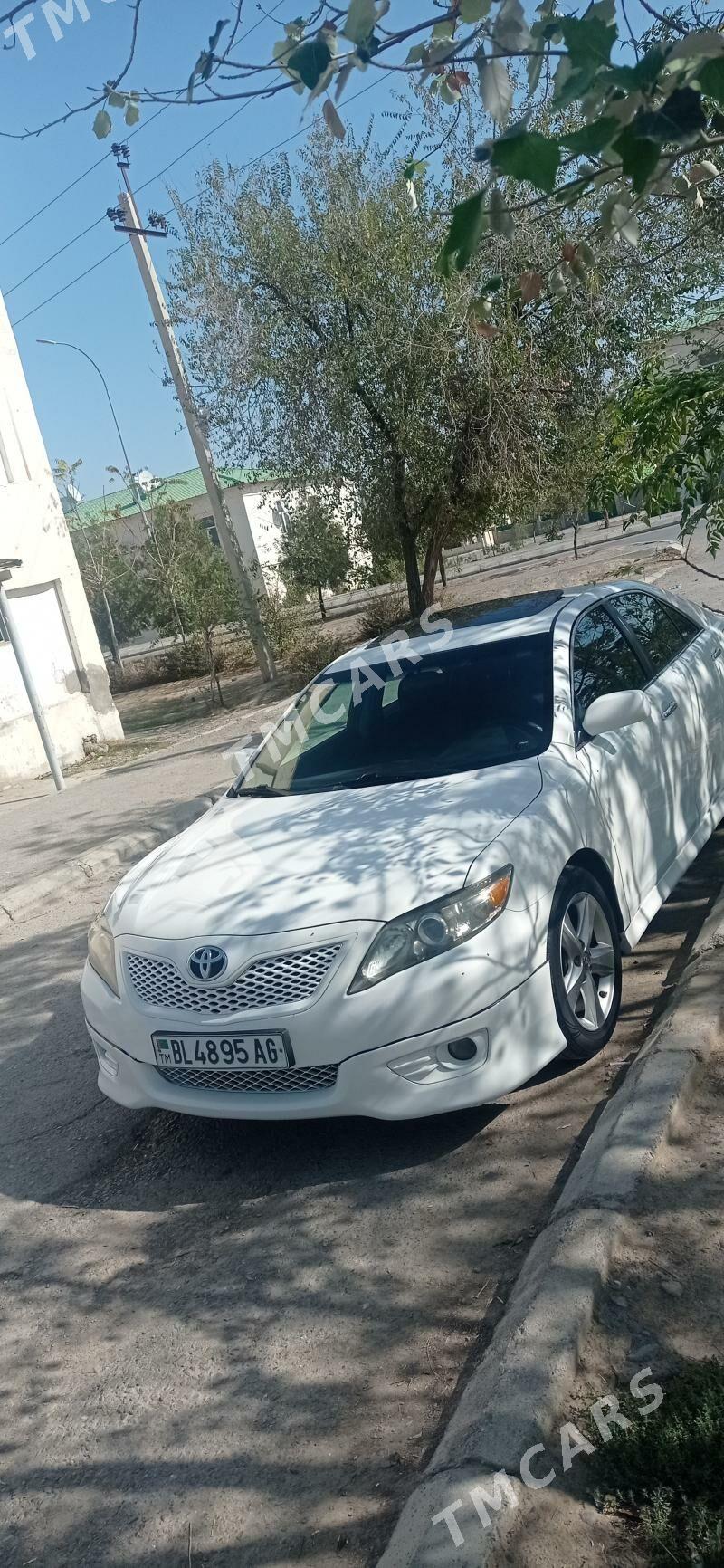 Toyota Camry 2010 - 180 000 TMT - Бузмеин - img 2