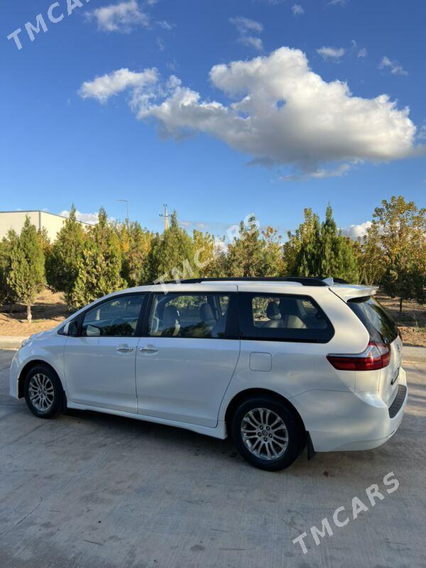 Toyota Sienna 2018 - 430 000 TMT - Täze zaman - img 5