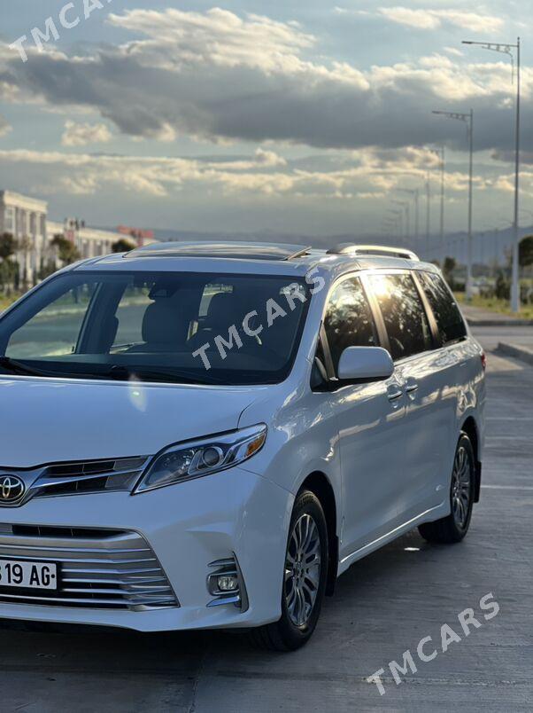 Toyota Sienna 2018 - 430 000 TMT - Täze zaman - img 9