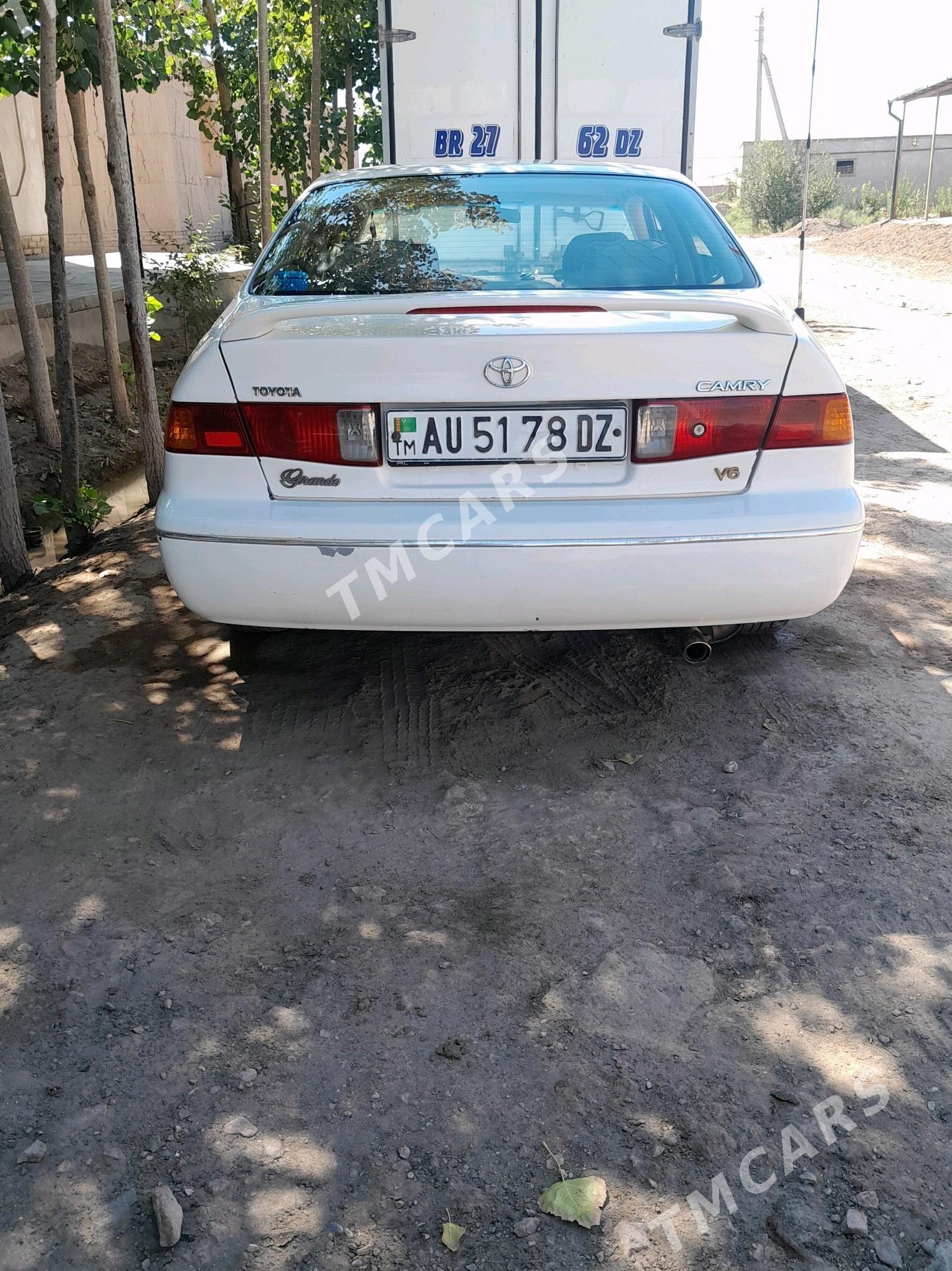 Toyota Camry 1998 - 110 000 TMT - Şabat etr. - img 2