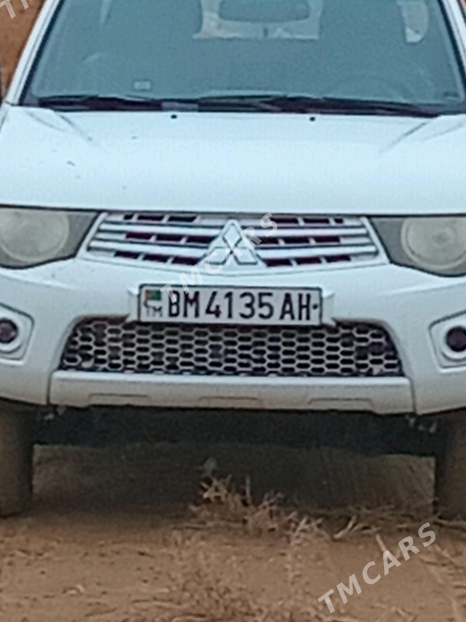 Mitsubishi L200 2012 - 200 000 TMT - Ак-Бугдайский этрап - img 3