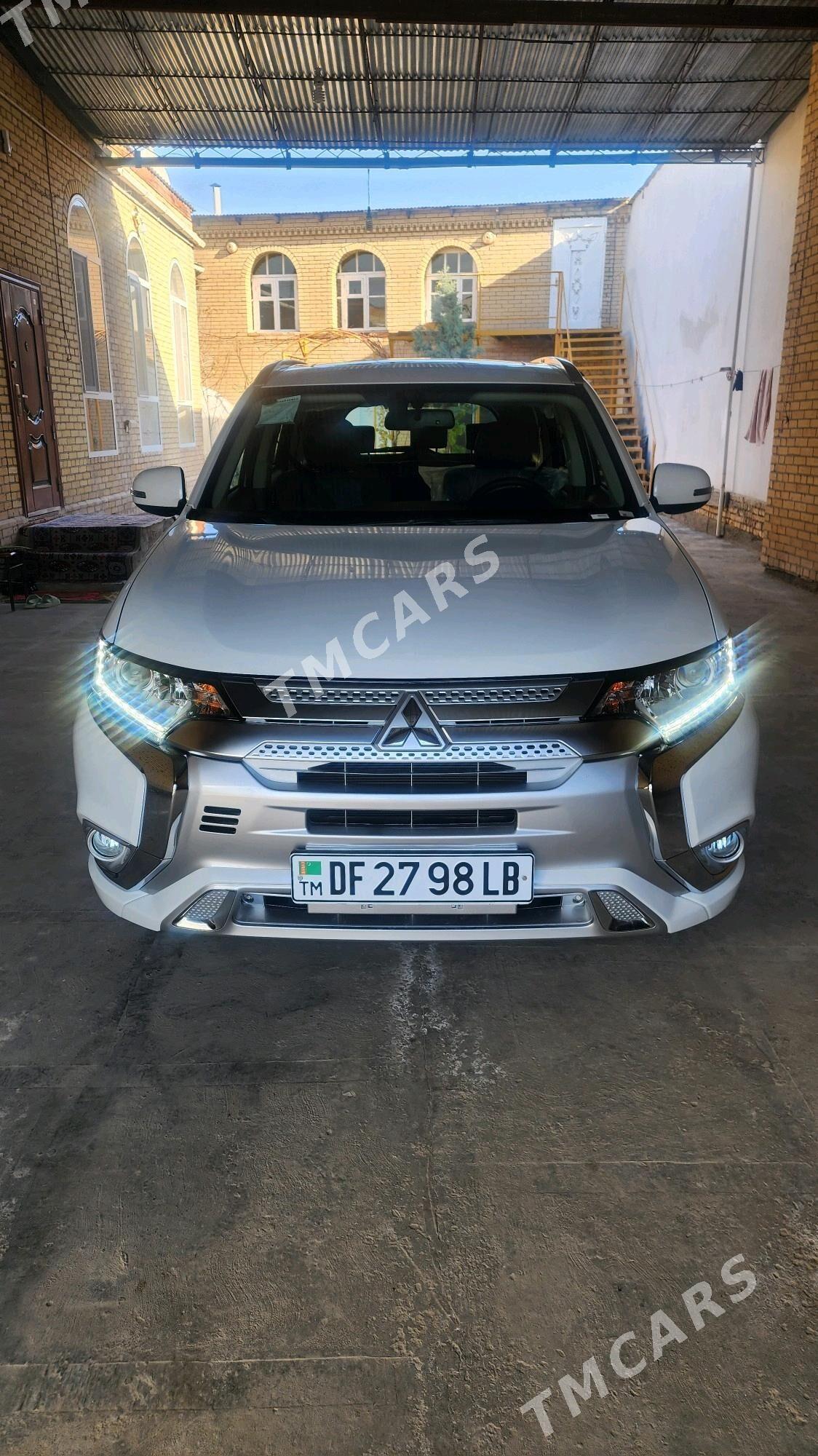 Mitsubishi Outlander 2022 - 333 000 TMT - Türkmenabat - img 2