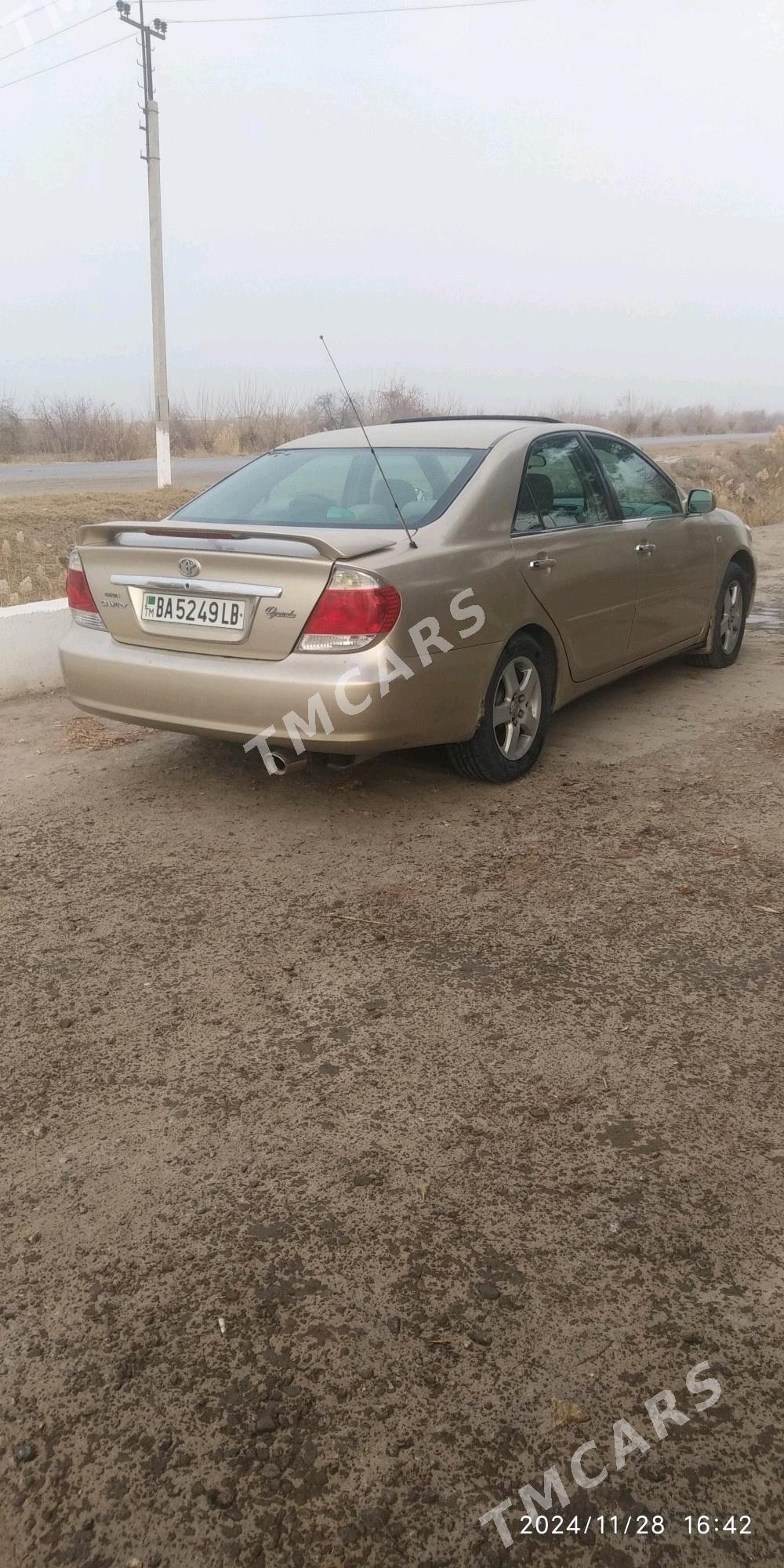 Toyota Camry 2005 - 200 000 TMT - Çärjew - img 5